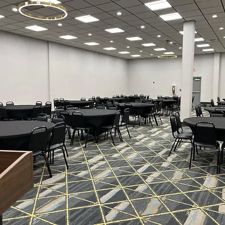 Holiday Inn Express Big Rapids By Ihg-2