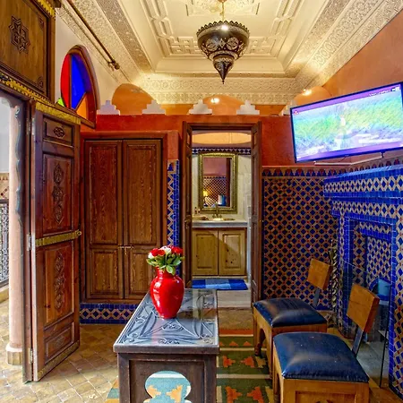 Riad Lakhdar-3
