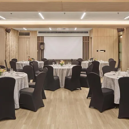 Holiday Inn & Suites Makati By Ihg-2