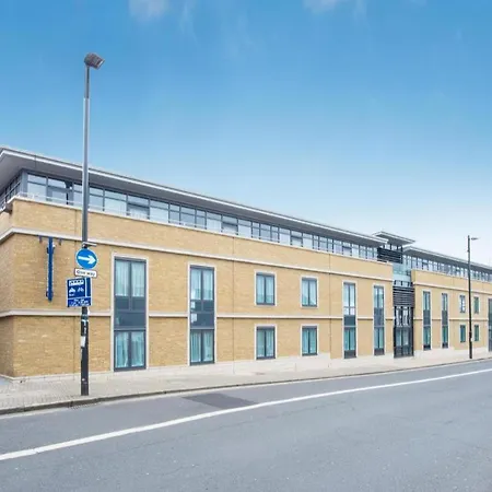 Travelodge London Richmond Central-2
