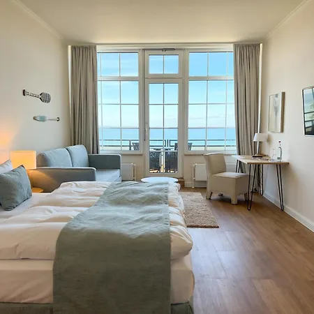 Strandhotel Miramar-3