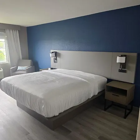 Rodeway Inn-3