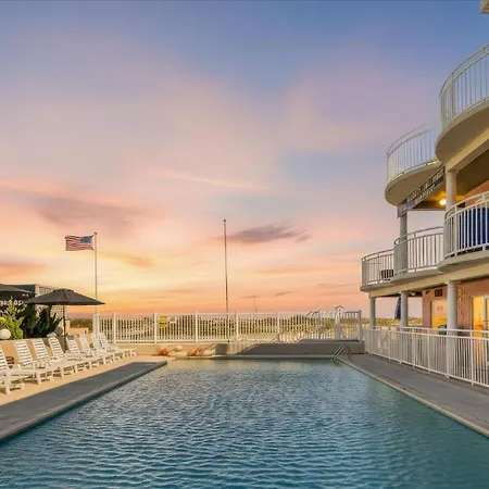 Coliseum Ocean Resort-3