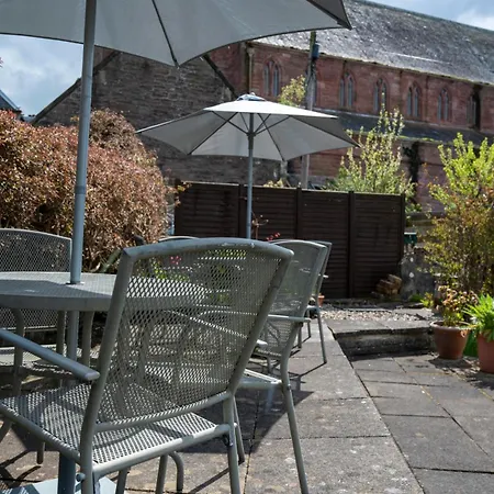 Leven House Bed And Breakfast-3