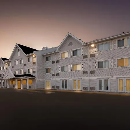 Travelodge Suites By Wyndham Regina - Eastgate Bay-3