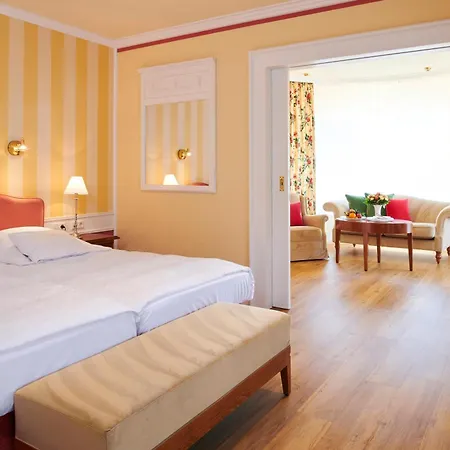 Relais&Châteaux Hotel Schwarzmatt-3