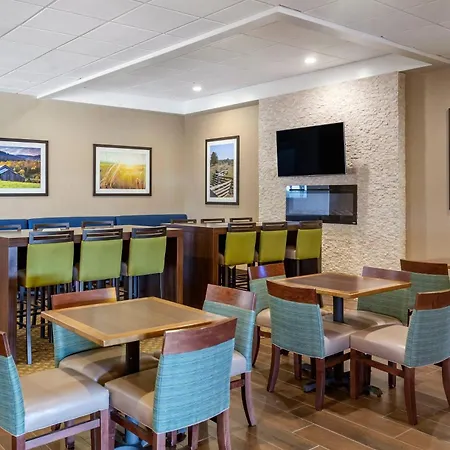 Comfort Inn & Suites Near Danville Mall-3