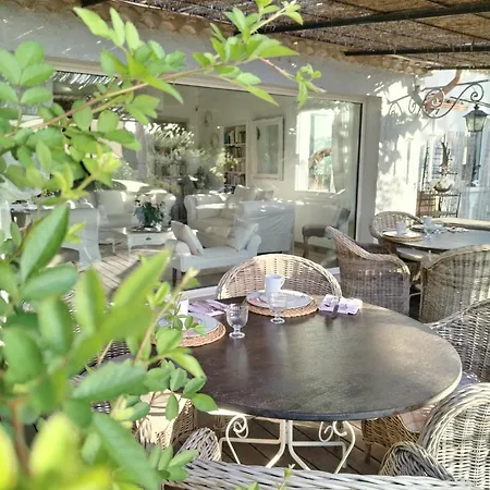 Guesthouse Le Mas De Cotignac-2