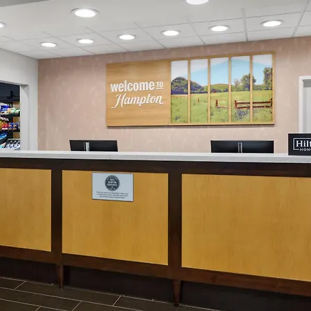 Hampton Inn Poplar Bluff-3