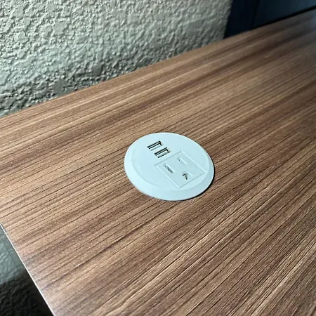 Super 8 By Wyndham Tulsa - Route 66-2