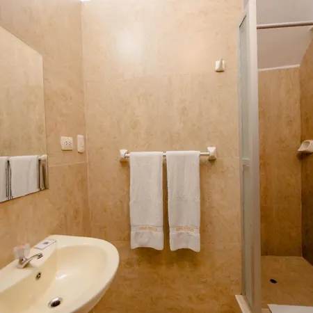 Yabar Hotel Plaza-2