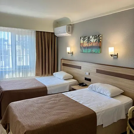 Gold Hotel-3