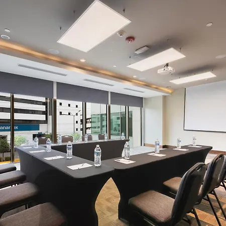 Hampton Inn By Hilton Leon-3