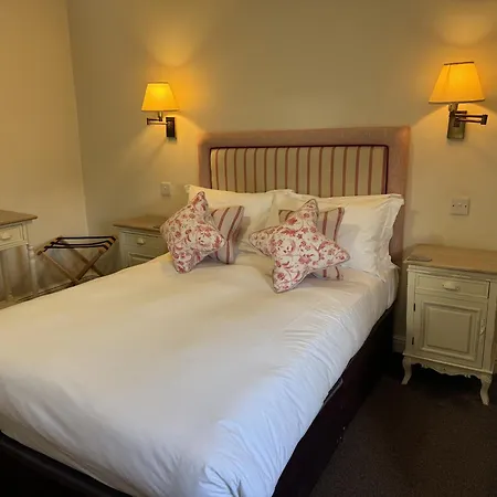 The Old Fourpenny Shop Hotel-3