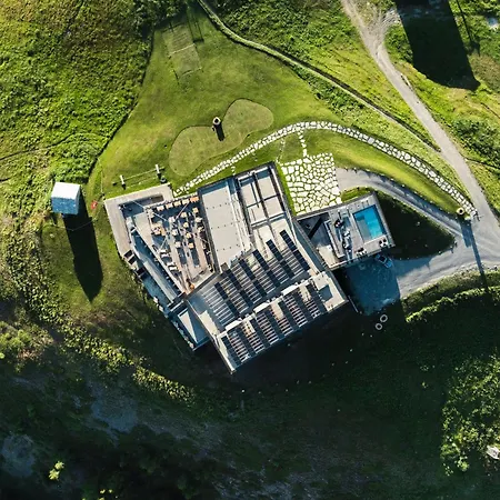 Chetzeron Mountain Hotel-3