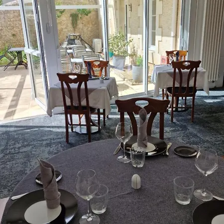 Logis Hôtel Le Lion d'Or-2