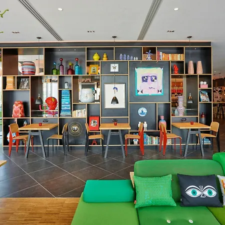 Citizenm Paris La Defense-2