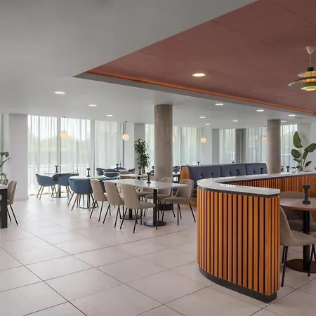 Hampton By Hilton London Stansted Airport-2