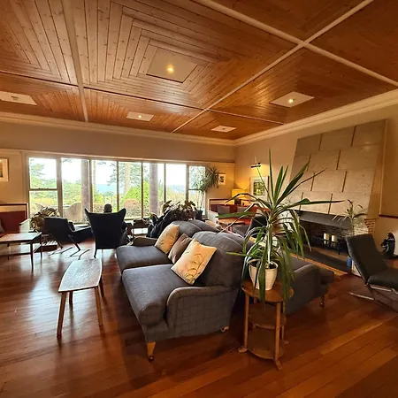 Knoll House-3