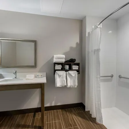Comfort Suites Fort Lauderdale Airport & Cruise Port-2