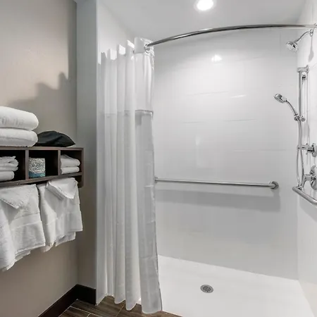 Comfort Suites Fort Lauderdale Airport & Cruise Port-2