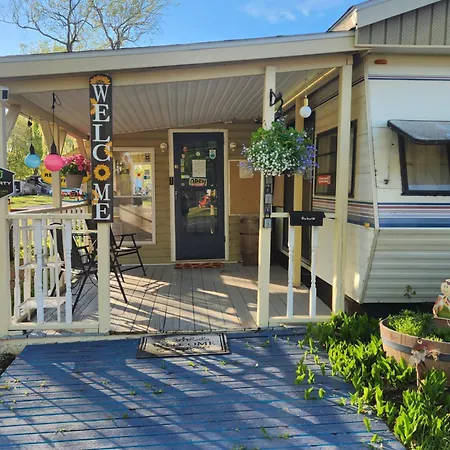 Orchard Queen Motel & Rv Park-3
