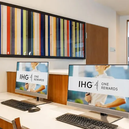 Holiday Inn Express & Suites Chicago O'Hare Airport By Ihg-2