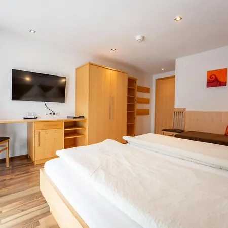 Hotel Garni Krumbach-3