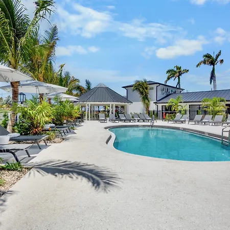 Tropic Isle At Anna Maria Island Inn-2