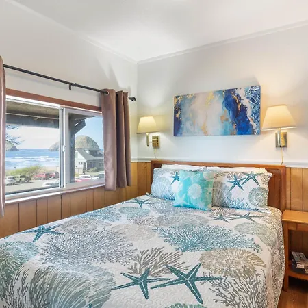 Oceanside Ocean Front Cabins-3