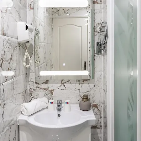 HOTEL ROYAL Paris Ivry-3