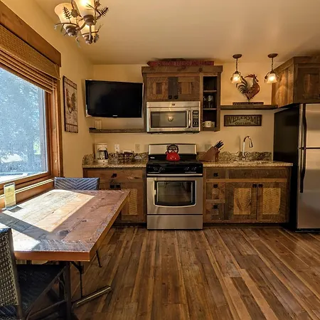 Cedar Glen Lodge-2