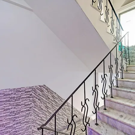 Hotel O Diamond Residency-2