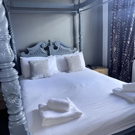 The Popinjay Hotel-2
