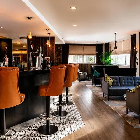 Ramada Hotel & Suites By Wyndham Coventry-3