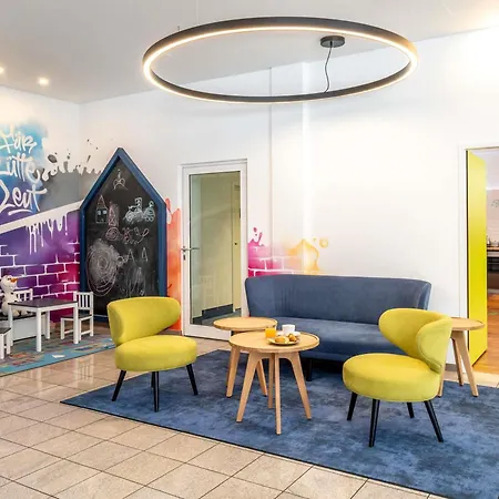Ibis Styles Hamburg Alster City-3