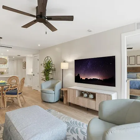 Park Shore Resort By Mike Z Rentals (Adults Only)-3