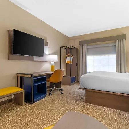 Comfort Suites Pittsburgh Airport-2