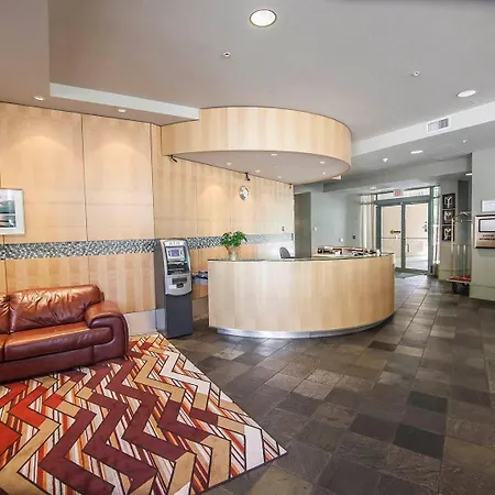 Comfort Hotel Vancouver Airport-3
