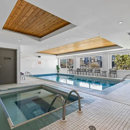 Sandman Hotel & Suites Calgary West-3