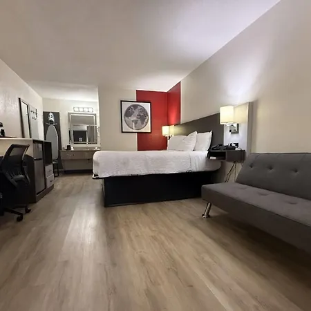 Ramada By Wyndham Harrisonburg-3