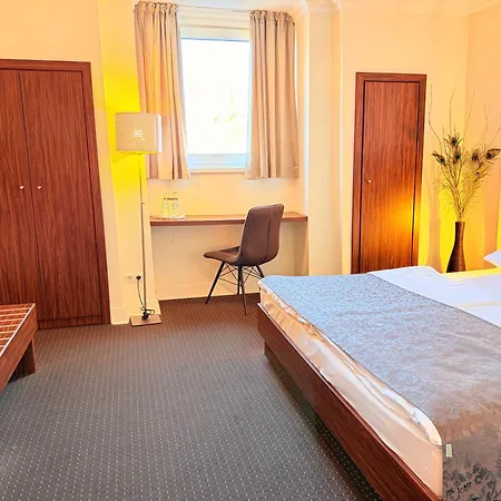 Hotel Excellent-3