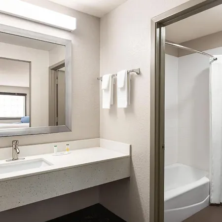 Days Inn By Wyndham San Antonio Near Fiesta Park-3