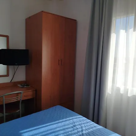 Hotel Silva Frontemare Park & Beach-Place Included-2
