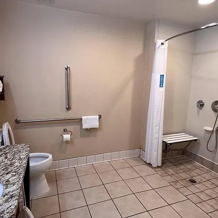 Clarion Pointe Cherokee-3