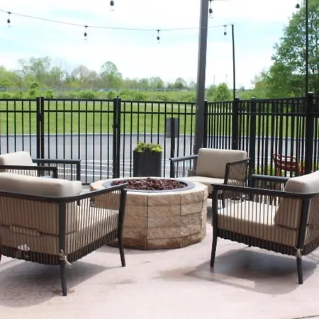 Hampton Inn Summersville-3