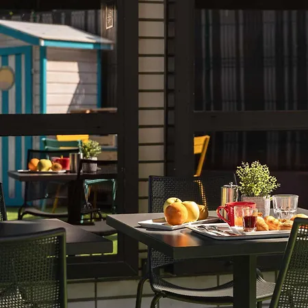 Ibis Styles Lyon Gerland-2