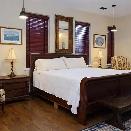 Rachael'S Inner Harbor Boutique Inn-3