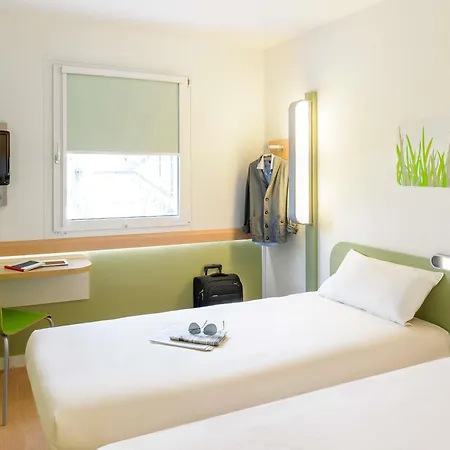 Ibis Budget Givet-3