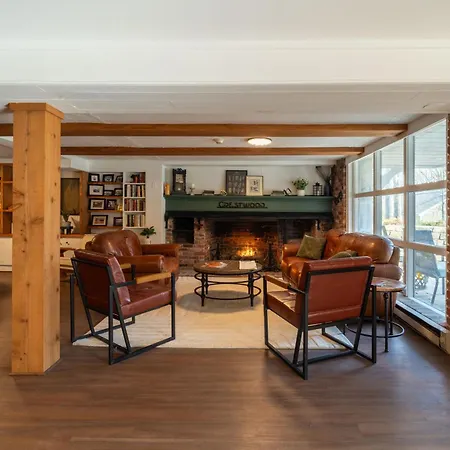 Inn At Crestwood-2